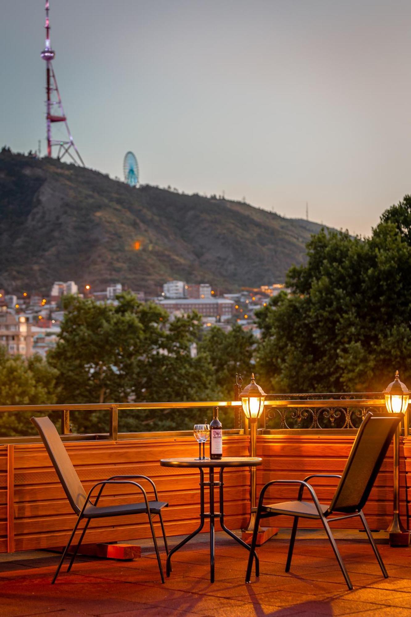 Monument1880 Hotell Tbilisi Exteriör bild